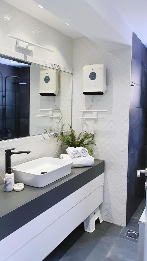 פויניקיון Meraki Beachfront מראה חיצוני תמונה