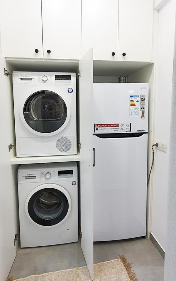 פויניקיון Meraki Beachfront מראה חיצוני תמונה