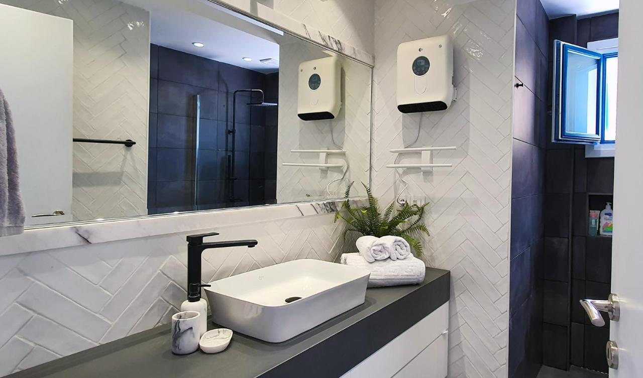 פויניקיון Meraki Beachfront מראה חיצוני תמונה