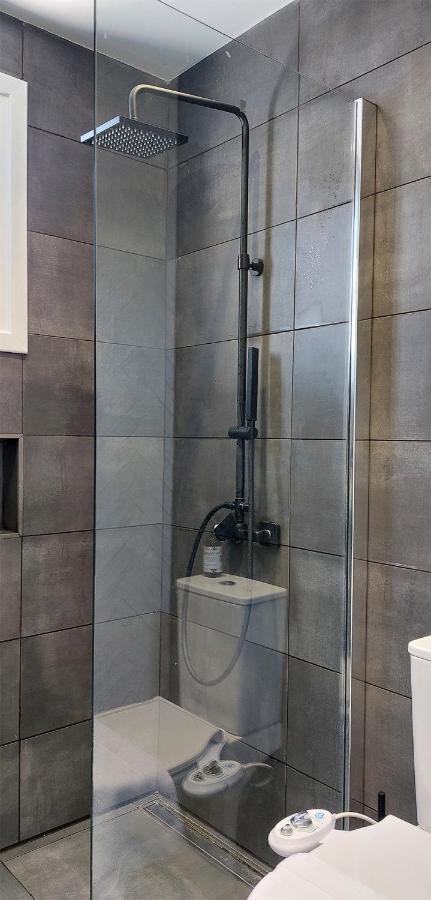 פויניקיון Meraki Beachfront מראה חיצוני תמונה